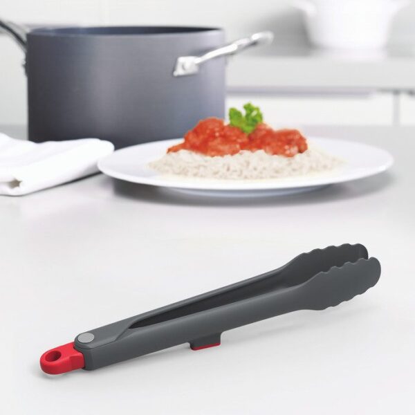 Duo lockable tongs with intertgrated tool rest