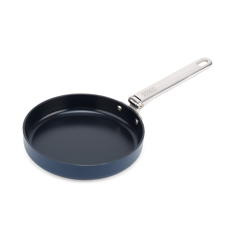 45040 A Space-Saving Ceramic Frying Pan – Ultimate Kitchen Upgrade